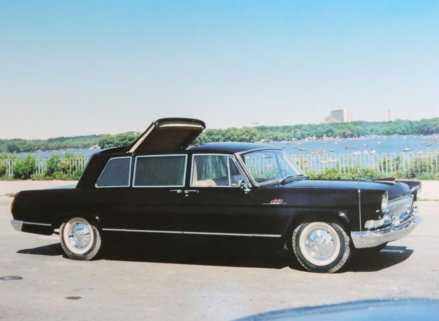  HongQi (CA770TJ) 1983 года  (фото 2 из 3)
